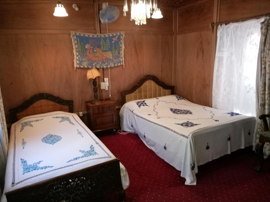 House Boat Hardy Palace Сринагар Экстерьер фото