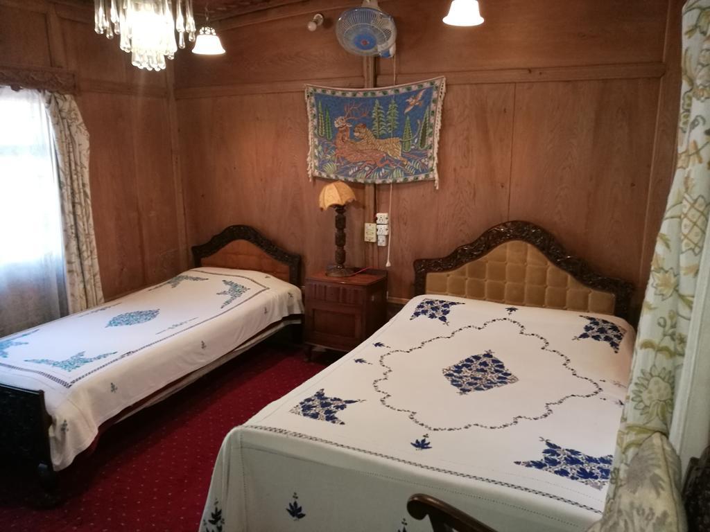 House Boat Hardy Palace Сринагар Экстерьер фото