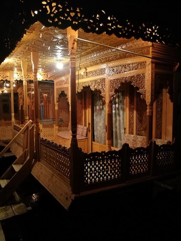 House Boat Hardy Palace Сринагар Экстерьер фото