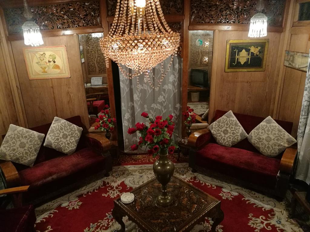 House Boat Hardy Palace Сринагар Экстерьер фото