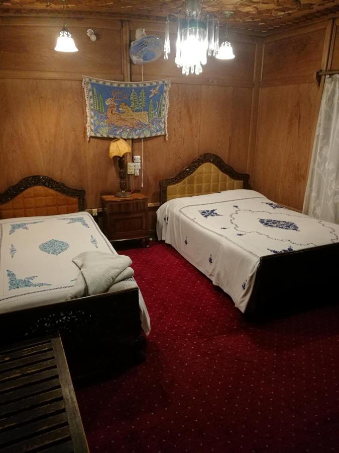 House Boat Hardy Palace Сринагар Экстерьер фото